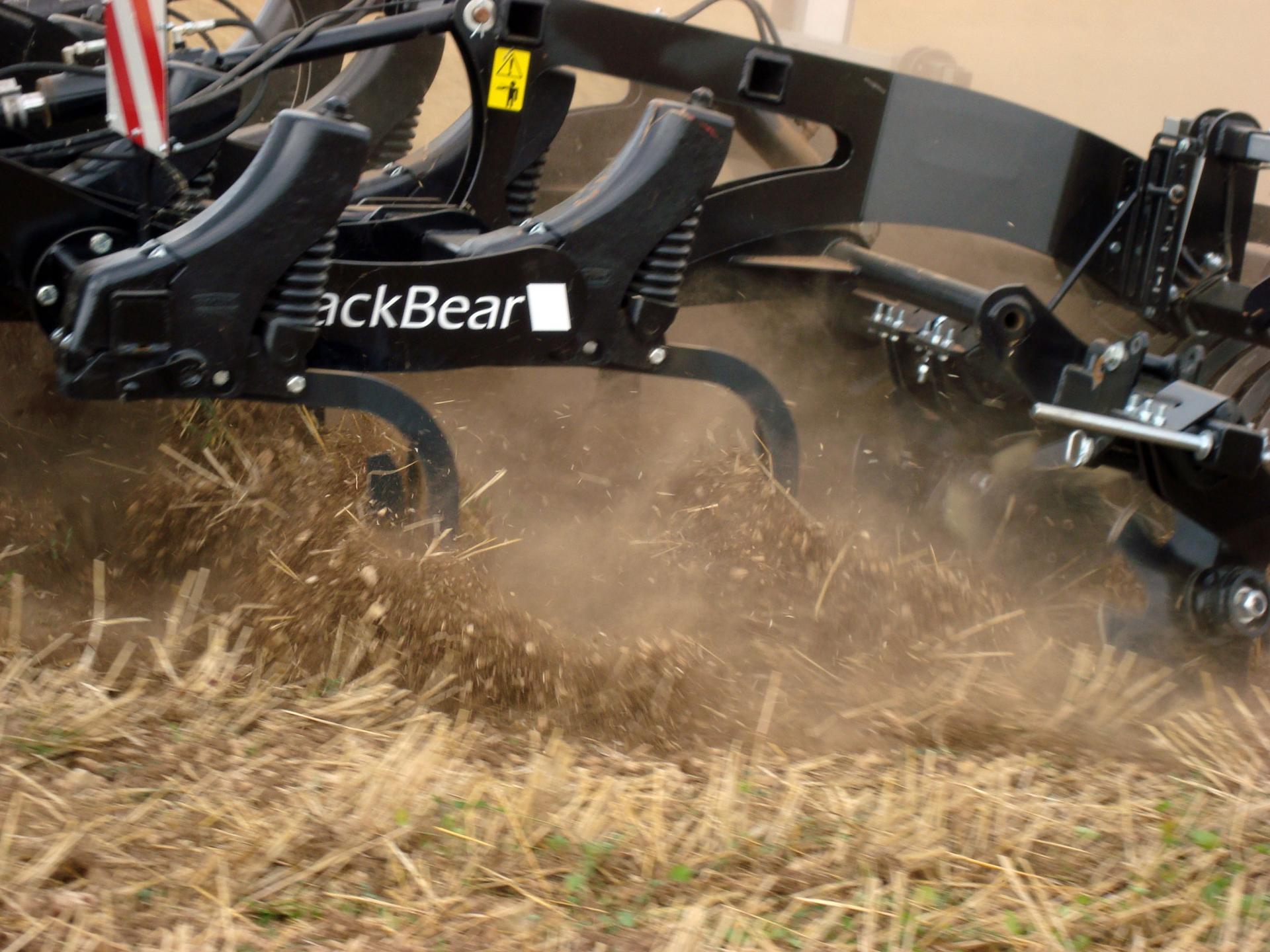 D&eacute;chaumeur &agrave; dents BLACKBEAR Quivogne en conditions r&eacute;elles
