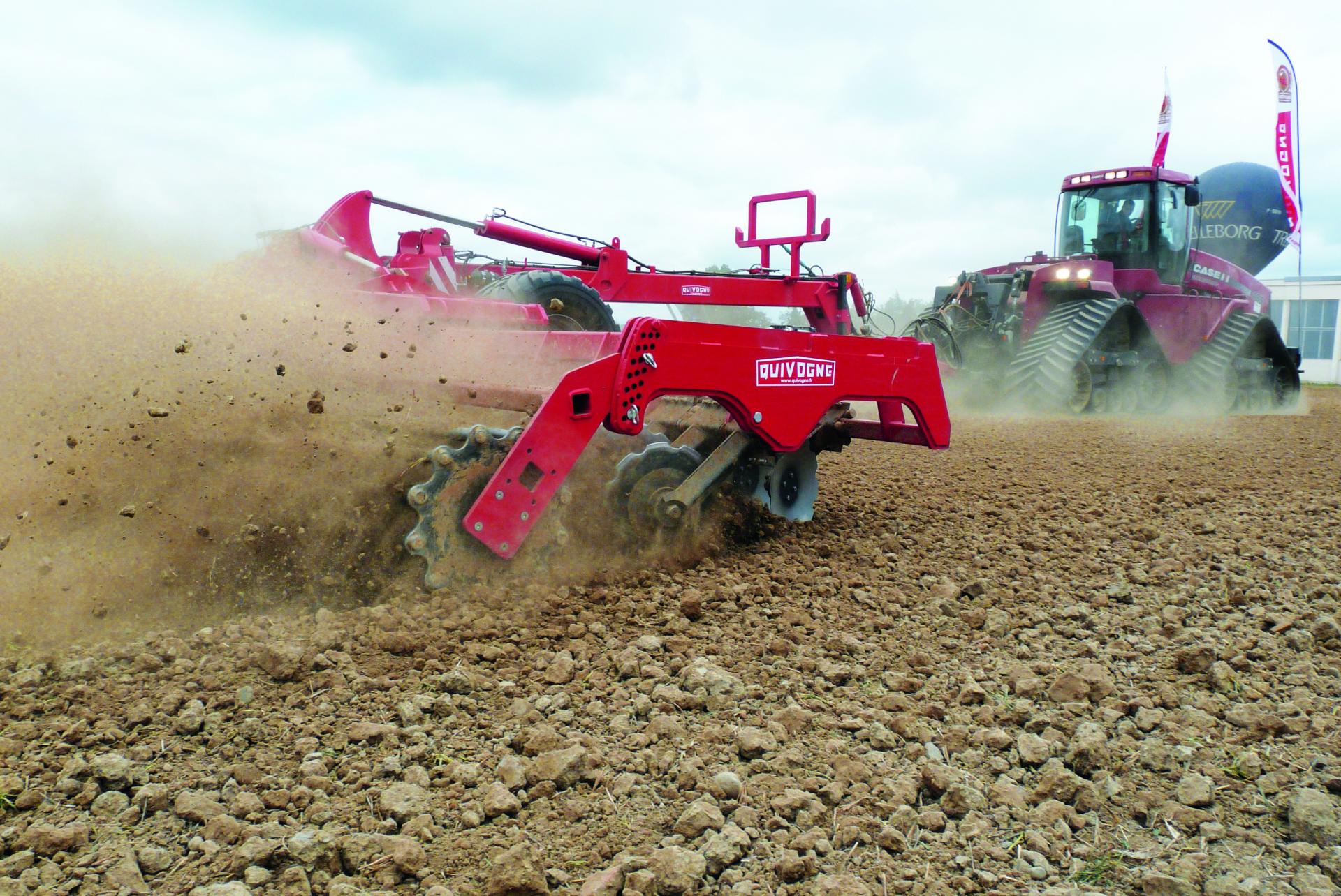 Machine Quivogne en d&eacute;monstration sur le terrain